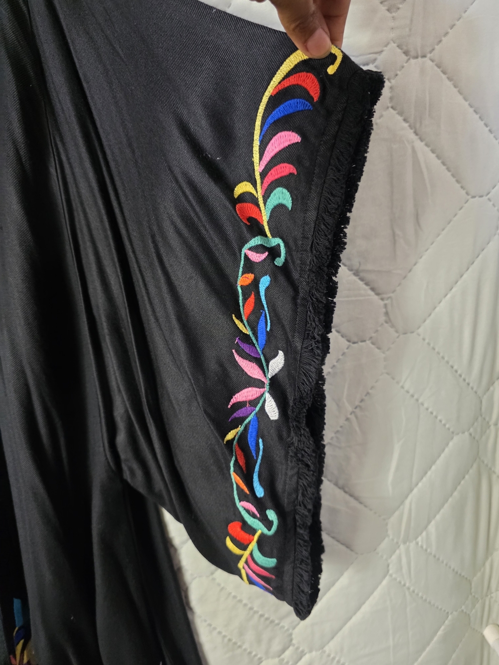 Judith March Kimono Coverup Womens Sz L Black Boho Tassel Embroidered Geometric - Picture 8 of 8
